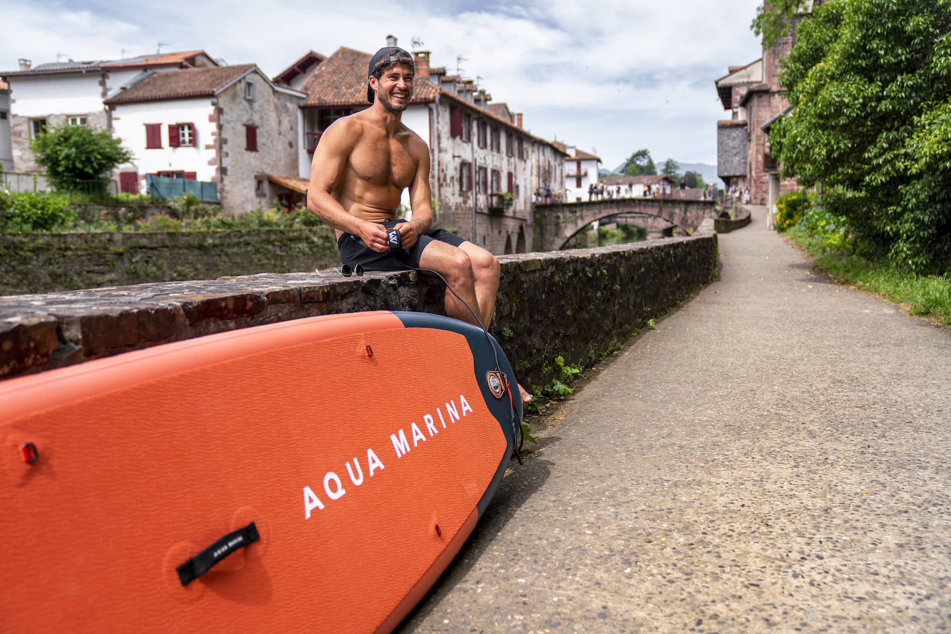 Paddleboard Aqua Marina Monster na vodě